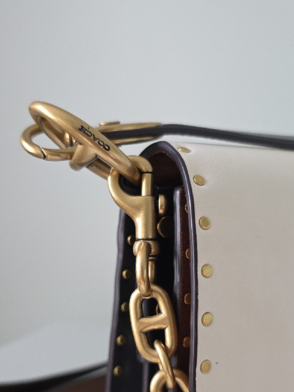 Coach Two-Tone Cream and Brown Leather Bag with Branded Gold Chain Accent - Picture 3 of 8